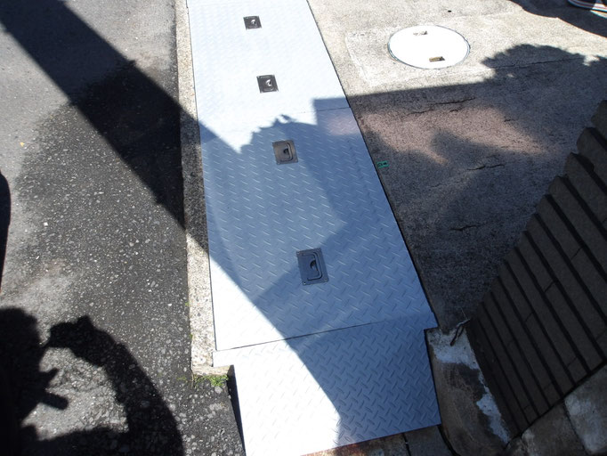 乗り入れ溝板取替工事：工事写真