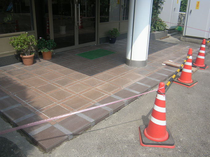 アプローチ改修工事の工事写真