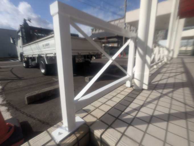 店舗通路鉄柵修理工事：工事写真