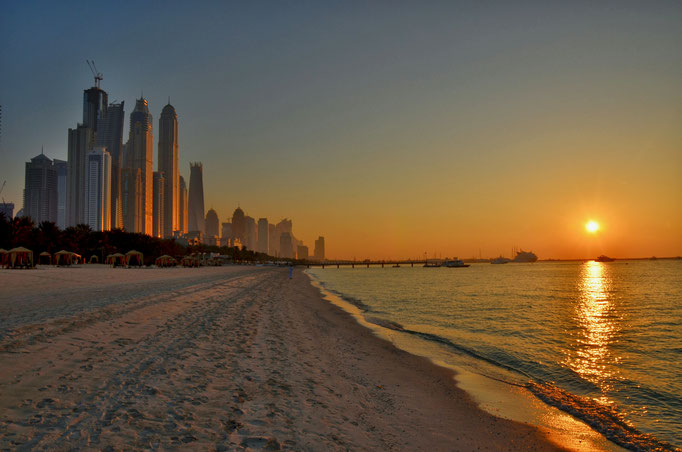 Strand in Dubai - Erlebe Deinen exklusiven Urlaub in der Vereinigten Arabischen Emirate! In Deiner Reiserei, Reisebüro in Berlin Brandenburg