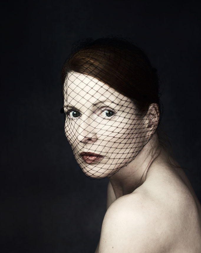 Manuela Deigert Projekte Manuela Deigert Projekte Selbstportrait mit vernetztem Gesicht