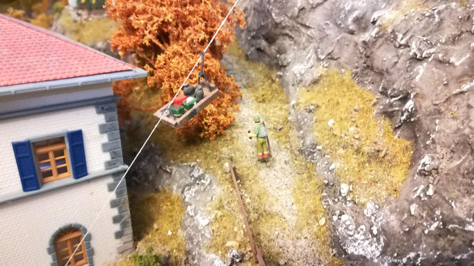 Detailaufnahme der Materialseilbahn. 