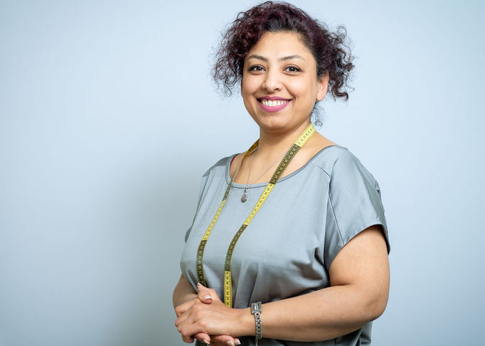 Businessportrait einer Dame für die Teamseite einer Website.