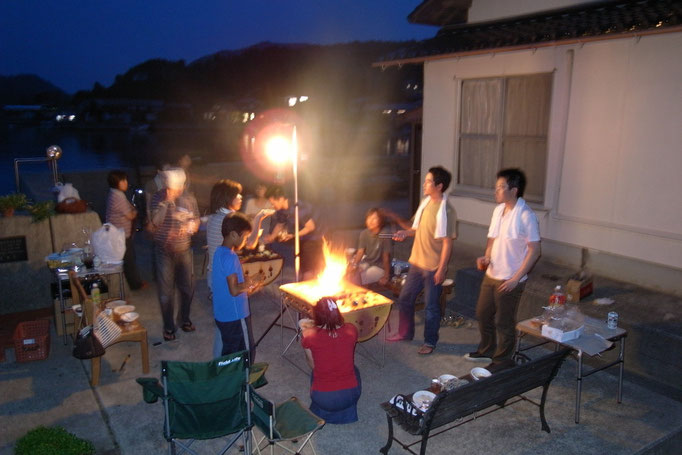 毎年の夏の楽しみ。気のおけない仲間とBBQ。今でも続いています。