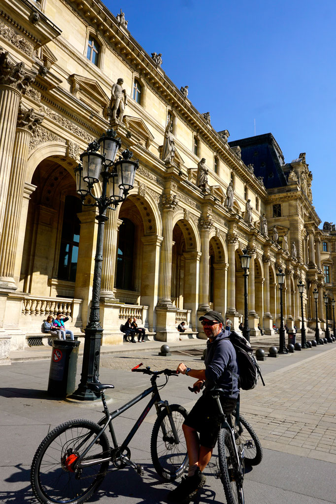 mit dem Bike durch Paris - ist schon eine Herausforderung