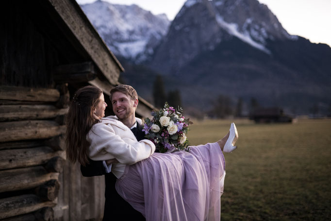Hochzeit in Garmisch Murnau Eibsee Partenkirchen Fotografin heiraten Hochzeitsfotografin Babybauch Babybauchshooting