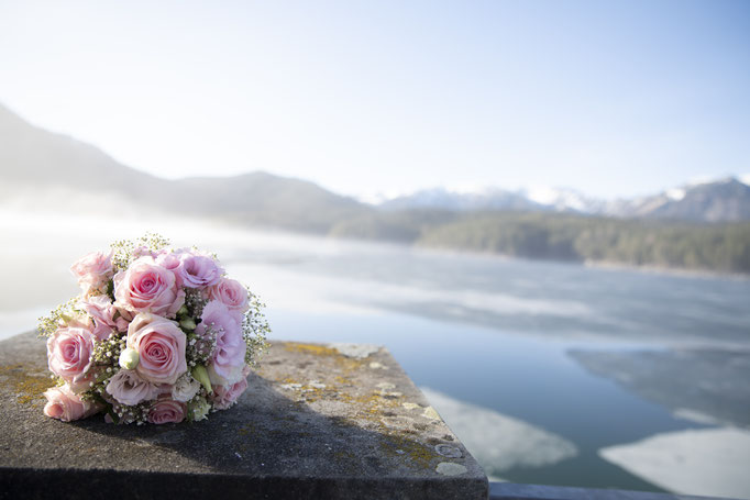 Heiraten am Eibsee Brautpaarshooting Paarshooting Garmisch-Partenkirchen