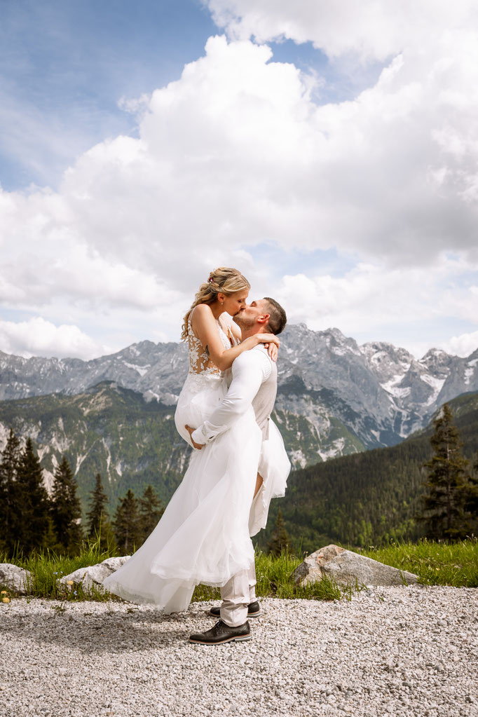 Hochzeitsfotograf Garmisch Heiraten Kreuzeck Kreuzeckhaus Wank Berghochzeit Hochzeit Hochzeitslocation