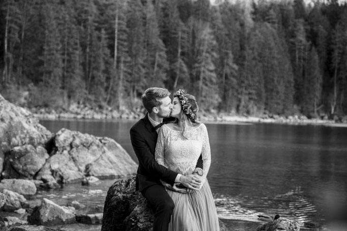 Heiraten am Eibsee Brautpaarshooting Paarshooting Garmisch-Partenkirchen