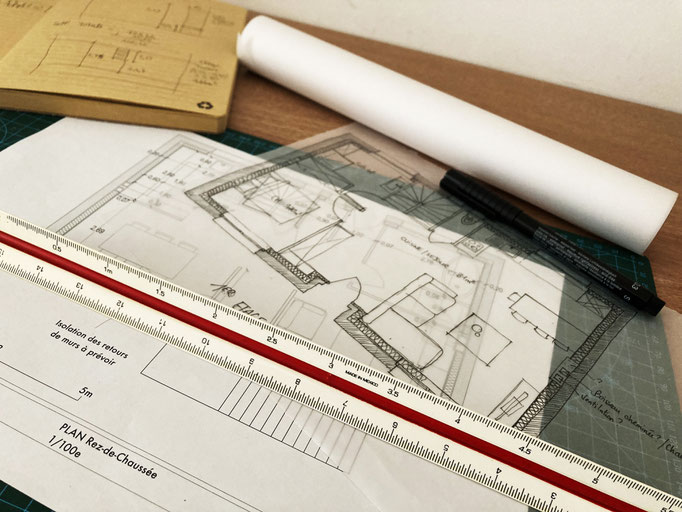 On se prépare pour l'hiver chez Clémence et Jérémy à Cast. On réfléchit à l'aménagement de leur nouvelle maison avant de lancer les travaux.