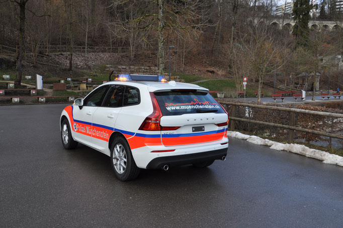 Polizei Münchenstein Volvo XC60