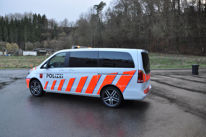 Kantonspolizei Glarus Mercedes V- Klasse