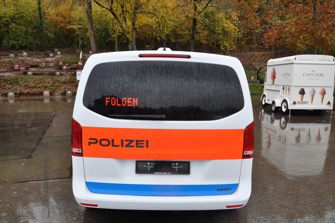 Regionalpolizei Wohlen Mercedes V-Klasse mit VI-9000 Lichtbalken