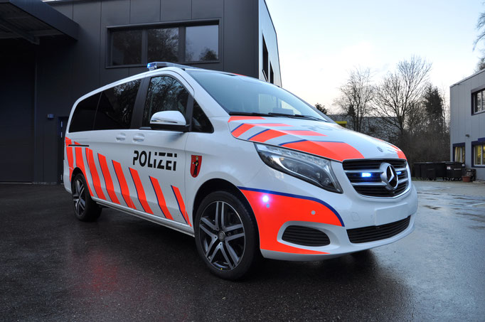 Kantonspolizei Glarus Mercedes V- Klasse