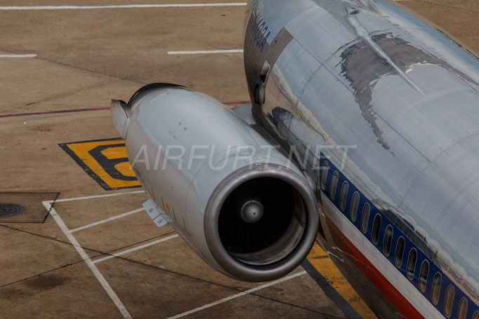 American Airlines McDonell Douglas MD-82 Engine 