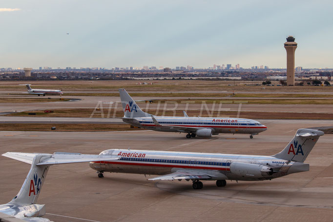 American Airlines Boeing 737-800 und MD-82