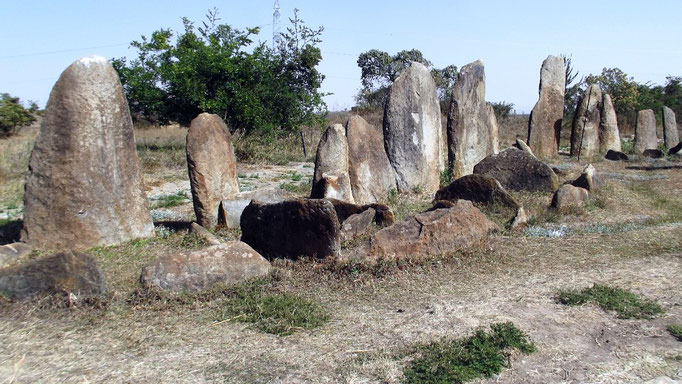 Tiya Field . Voyage Séjour Trekking et randonnée, Road trip et visite de la Région Oromia en Ethiopie.  Le cimetière de Tya