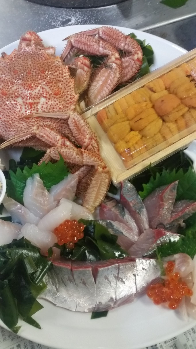 函館「小西鮮魚店」直送の鮮魚コース。