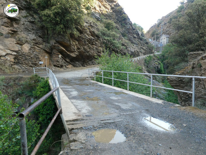 Puente sobre el río Poqueira o Mulhacén