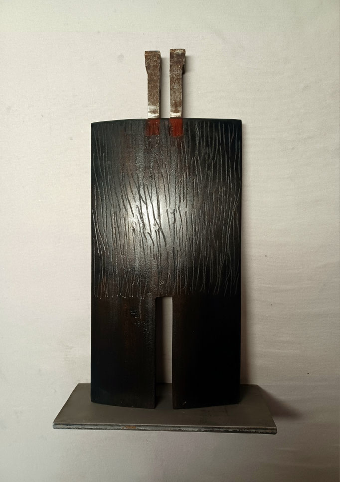"les 2 tours", Abachi et acier, 43x18x4, 2023