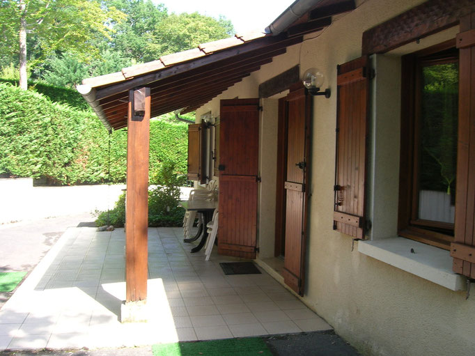 Location1 extérieure - La Garrigue Dordogne