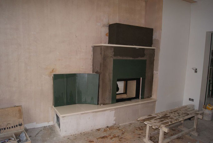 Der Aufbau des Kamins wurde fortgesetzt - Küchenseite.