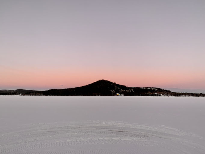 Blick mit Sonne zurück über den Bockträsk