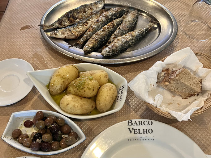 mein Mittagessen, gebratene gesalzene Sardinen