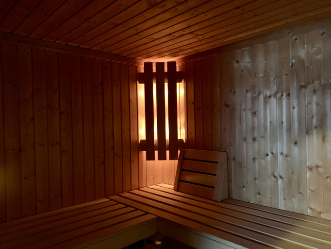 Sauna am Abend, mehr zu sehen gibts nicht