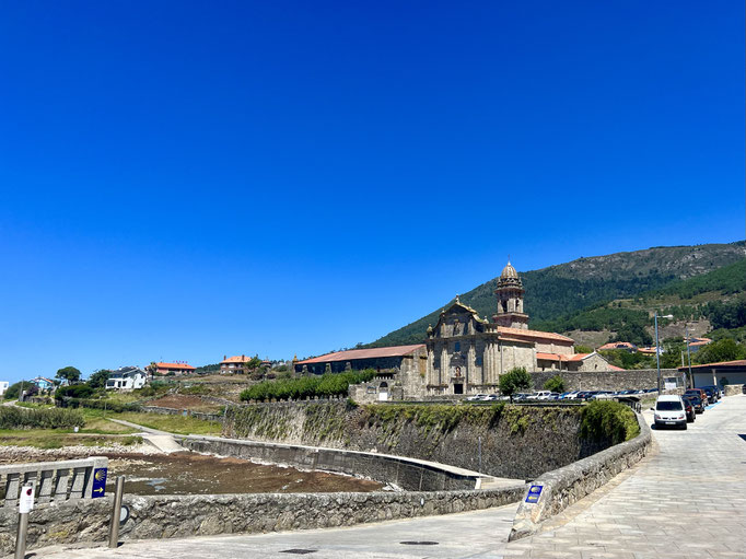 Mosteiro de Santa María de Oia‎ (Kloster von Oia)