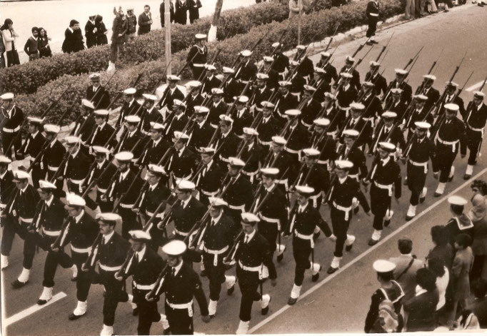 1974/75 - Defilamento Sergenti IGP Scuola SAL