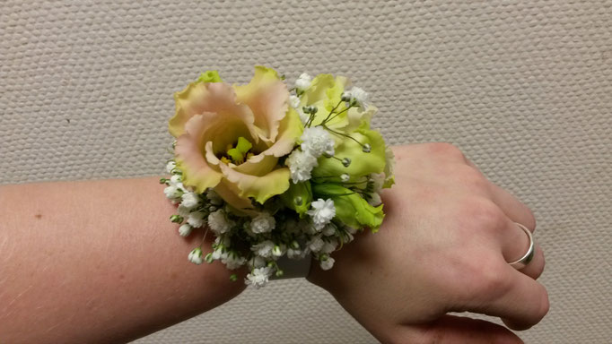 Blumiges Armband