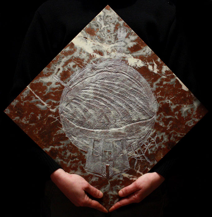 Top of, gravure sur marbre au blanc de titane, 50x50 cm, 2017.