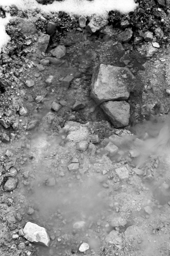 Photographie extraite de la série «Qui avait disposé du ciment sous les plaines?» Tirages noir et blanc sur papier Cyclus 300 gr. 12 photographies 50x65 cm. 2014.