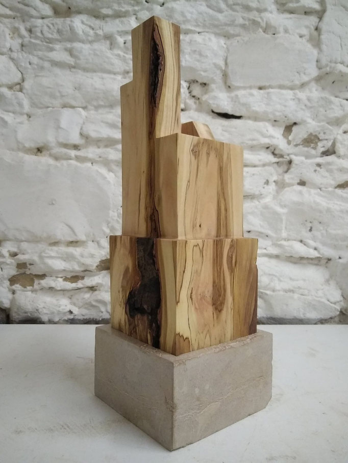Vue d'atelier de Galipoli, bois d'olivier et pierre de Bourgogne,  2022. Produit pour la biennale d'Art en chapelles, Doubs. Soutenue par la DRAC BFC.