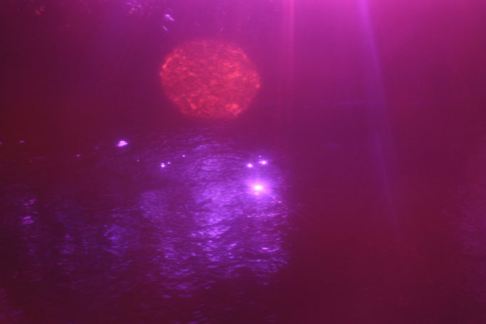 NDE 12, photographie numérique couleur appartenant à la série Near Death Experiences, 120x190 cm, 2016.