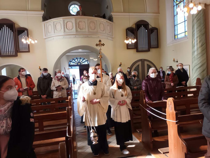 Einzug in die Kirche