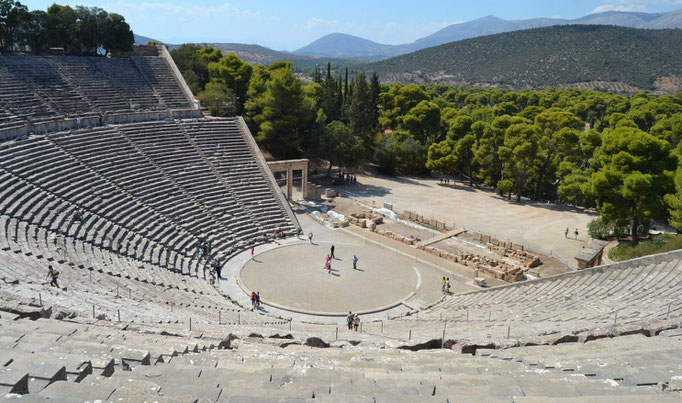 Théâtre d'Epidaure, Grèce, IVe siècle ané, 55 gradins, 12000 spectateurs