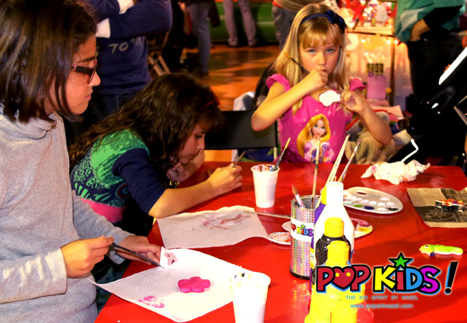 Taller de pintura de escayolas originales Pop Kids by Nasel en Familyland Market Madrid