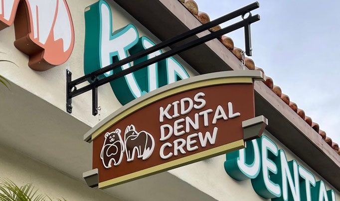 Projecting Sign by Landmark Signs Inc.