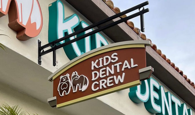 Projecting Sign by Landmark Signs Inc.
