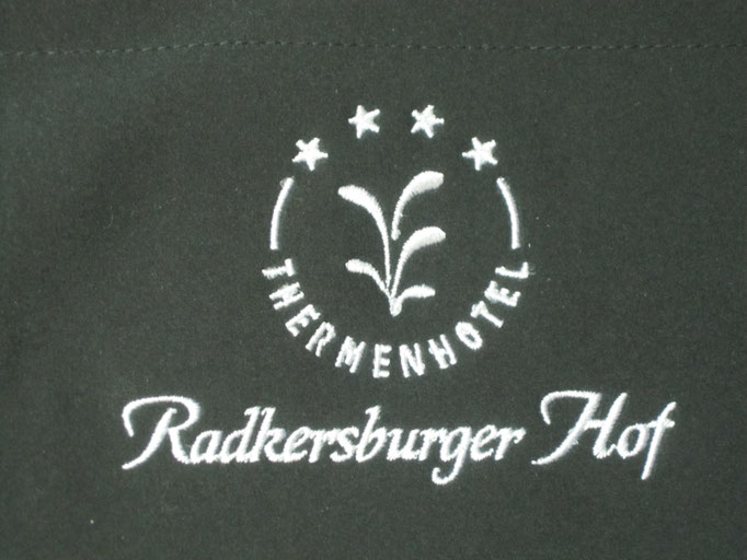 Maokragen Kasacken Leinenhemd mercerisierte Baumwolle Rollärmel bügelfrei Bio Organic Merinowolle Seide Kaschmir Damenröcke Fliege Krawatten Mascherl leichte Softshell Wintersofshell abnehmbare, verstellbare Kapuze Cordura verstärkt Thermofutter