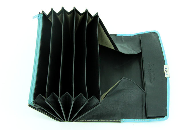 Serviceportemonnaie Schwarz-Himmelblau b