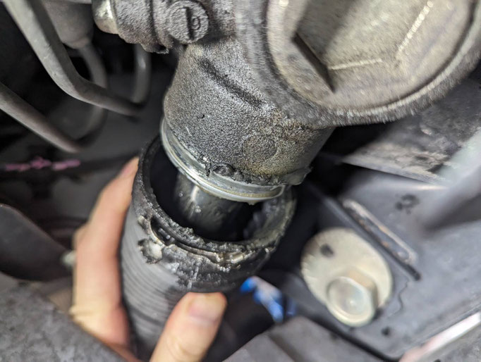 エンジン機構やステアリング機構、乗員保護装置など、クルマの走行や安全に関わる重要な部品については、特別保証として新車登録時から5年間または10万km走行時点のいずれかの早い方まで、保証期間内で保証の条件に当てはまる場合には無料で保証修理を受けられます。