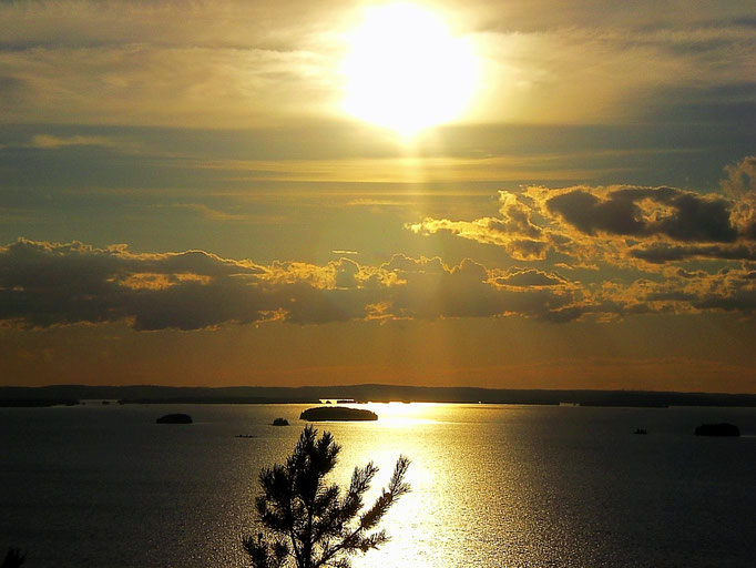 ... glitzert und funkelt der See ...