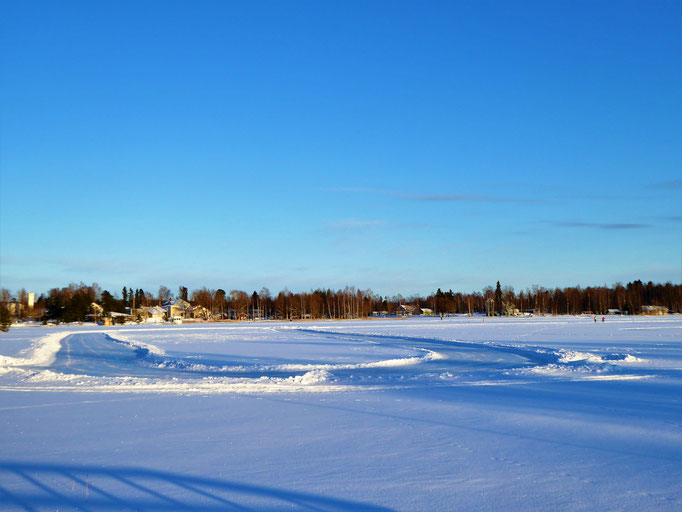 Free public scating at the ice rink. Bay at the town Sysmä, 9 km to the house (scates not included)