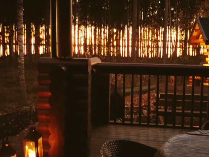 Genießen Sie auch im Herbst flammende Sonnenuntergangs-Panoramas von Ihrer Terrasse aus