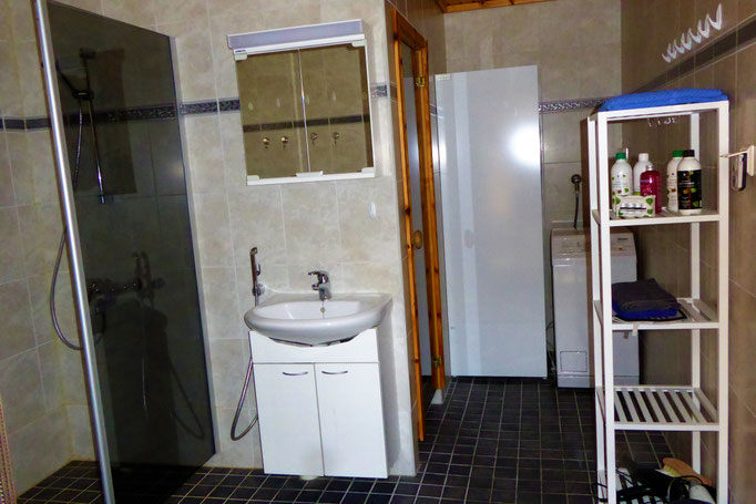 Bathroom. Washing machine. 270 l boiler