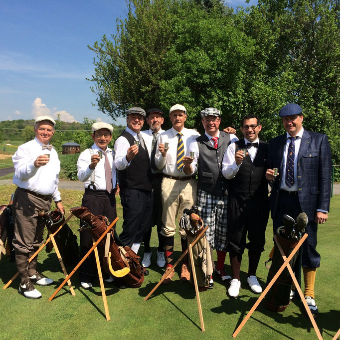 Genussvolles Golfspiel im Swiss Hickory Golf Club