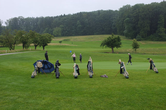 Genussvolles Golfspiel im Swiss Hickory Golf Club